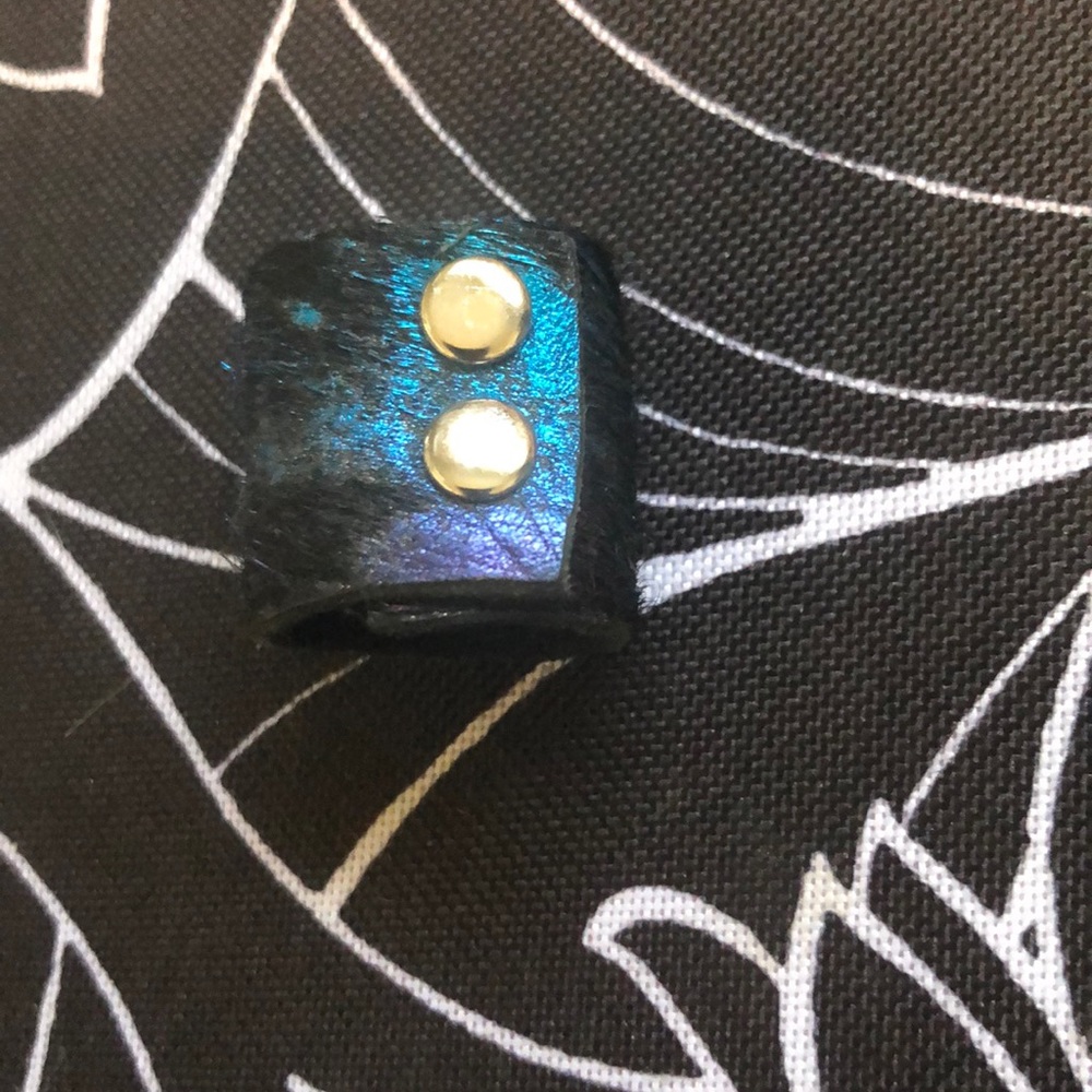 Leather ring - Picture 2 of 5